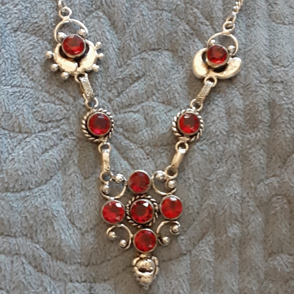 Gem stone handcrafted necklace